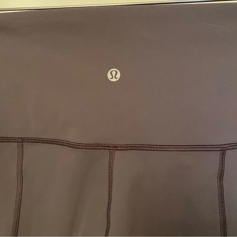 LULULEMON PANTS LEGGINGS CAPRI CROPPED GRAY SHEER SCALLOP HEM SIZE 10